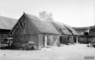 Brodowen, Kreis Lyck Brodowen, Hölzernes Bauerngehöft - Hofansicht II 