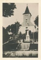 Schmauch, Kreis Preußisch Holland Schmauch, Kirche und Kriegerdenkmal II 