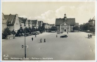 Neidenburg, Stadt, Kreis Neidenburg Neidenburg, Markt mit Rathausgebäude 