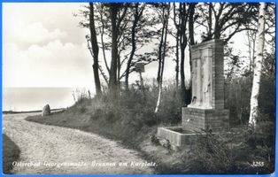 Georgenswalde, Kreis Samland Georgenswalde, Brunnen am Kurplatz Samländische Steilküste