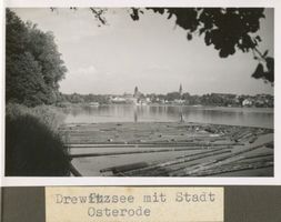 Osterode (Ostpr.), Kreis Osterode Osterode (Ostpr.), Blick auf die Stadt über den Drewenzsee XXIII Osterode, Stadtmotive