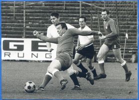 Allenstein, Stadtkreis Allenstein Allenstein, Fußballmannschaften Allenstein - Schalke beim Spiel (?) Алленштайн, футбольные команды Алленштайн — Шальке во время игры (?)