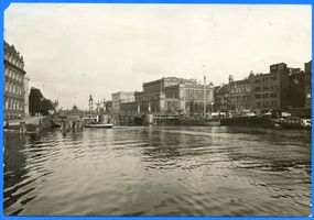 Königsberg (Pr.), Stadtkreis Königsberg Königsberg (Pr.), Partie am Pregel mit Blick auf die Börse Кёнигсберг (Пр.), уголок на Прегеле с видом на биржу