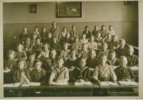 Metgethen, Ort und Bahnstation, Stadtkreis Königsberg Metgethen, Volksschule, Jahrgang 1927/28 
