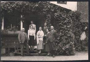 Landkeim Kr.Samland, Kreis Samland Landkeim Kr. Samland, Pächterfamilie Friedrich Brilling (ganz rechts), 