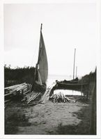 Schwarzort, Kreis Memel Schwarzort, Fischerboot am Haffstrand V Шварцорт, рыбацкая лодка на берегу залива, V