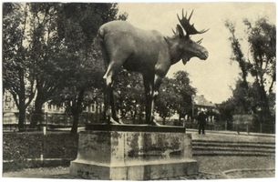 Gumbinnen, Stadt, Kreis Gumbinnen Magazinplatz Gumbinnen, Elchstandbild XI Гумбиннен, скульптура лося, XI