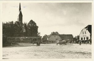 Prökuls, Kreis Memel Prökuls, Marktplatz und Kirche Прёкуле, рыночная площадь и церковь