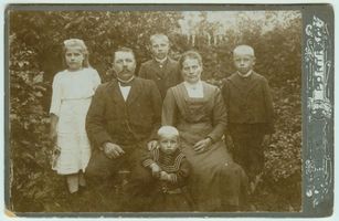 Schönlinde Kr. Gerdauen, Kreis Gerdauen Schönlinde, Familie aus Schönlinde - Name unbekannt Шёнлинде, семья из Шёнлинде — имя неизвестно