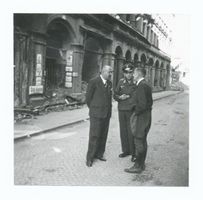 Tilsit, Stadt, Stadtkreis Tilsit Wasserstraße Tilsit, Wasserstraße 7-8, Vor den Trümmern des Verlagshauses Otto v. Mauderode I Тильзит, Вассерштрассе 7-8, перед руинами издательского дома Отто фон Маудероде, I