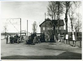 Reimannswalde, Kreis Treuburg Kowahlen, Treckerparade im Staatsgut Kowalen 