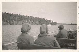  Masuren, Blick vom Ausflugsschiff auf den See Masurische Seen