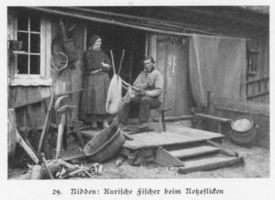 Nidden, Kreis Memel Nidden, Kurische Fischer beim Netzeflicken 