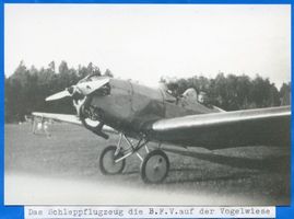 Rossitten Kr. Samland, Kreis Samland Rossitten Kr. Samland, Schleppflugzeug auf der Vogelwiese 