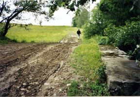 Lehntal, Kreis Angerapp Lehntal (Холмы), Reste der Brücke der Gutseinfahrt 