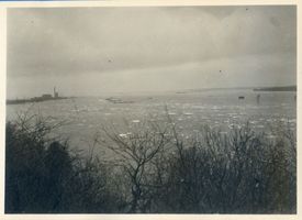 Ragnit, Kreis Tilsit-Ragnit Ragnit, Zellstofffabrik bei Hochwasser und Eisgang 