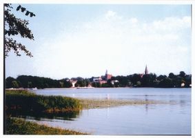 Osterode (Ostpr.), Kreis Osterode Osterode (Ostpr.), Blick auf die Stadt über den Drewenzsee XXV Остероде (Вост. Пруссия), вид на город через Дрвенцзее, XXV