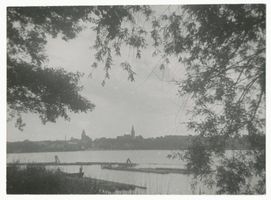 Osterode (Ostpr.), Kreis Osterode Osterode (Ostpr.), Blick auf die Stadt über den Drewenzsee XX Остероде (Вост. Пруссия), вид на город через Дрвенцзее, XX