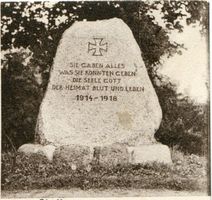 Laukischken, Ort, Kreis Labiau Laukischken, Gedenkstein Лаукишкен, памятный камень
