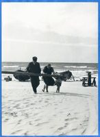 Cranz Kr. Samland, Ort, Kreis Samland Cranz, Fischer an der Bootswinde Kurische Nehrung, Fischerei