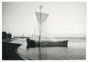 Nidden, Kreis Memel Nidden, Kurenkähne am Haffstrand XI Nidden, Kurenkähne im Hafen und am Haffstrand