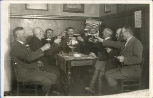  Ostpreußen, Bauern beim 50. Geburtstag des Dorfschmiedes 