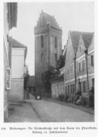 Mohrungen, Stadt, Kreis Mohrungen Kirchenstraße Mohrungen, Kirchenstraße, mit dem Turm der Pfarrkirche, Anfang 14. Jahrhundert Морунген, Кирхенштрассе с башней приходской церкви, начало XIV века