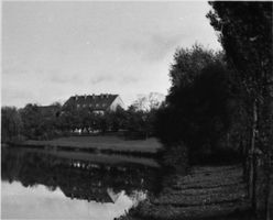 Tilsit, Stadt, Stadtkreis Tilsit Tilsit, Blick zum nordöstlichen Ufer des Schlossmühlenteiches Tilsit, Ortsteil östlich der Schleusenbrücke, Ortsteil Tilsit-Preußen