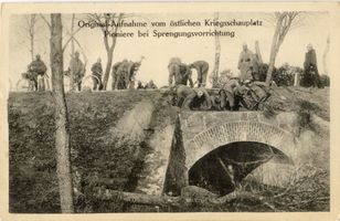  Ostpreußen, Östlicher Kriegsschauplatz - Pioniere bei Sprengungsvorrichtung Восточная Пруссия, восточный театр военных действий — сапёры у взрывного устройства