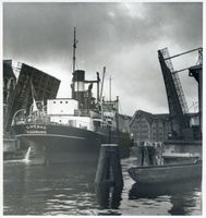 Königsberg (Pr.), Stadtkreis Königsberg Königsberg, Speicherviertel im Innenhafen, geöffnete Brücke Кёнигсберг, складской квартал во внутреннем порту, разведённый мост