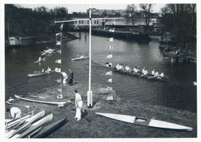 Memel, Stadt, Stadtkreis Memel Memel, Wassersportler, Paddler auf dem Festungsgraben 
