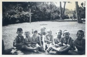 Lochstädt, Kreis Samland Lochstädt, Seeheilstätte für Kinder, Kinder auf der Wiese 