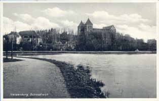 Neidenburg, Stadt, Kreis Neidenburg Neidenburg, Blick vom Schloßteich auf das Schloß III Neidenburg, Schloß