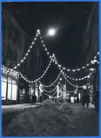 Königsberg (Pr.), Stadtkreis Königsberg Junkerstraße Königsberg (Pr.), Geschäft Gebrüder Siebert in weihnachtlicher Beleuchtung Кёнигсберг (Пр.), магазин братьев Зиберт в рождественском освещении