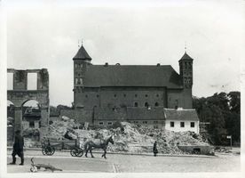 Heilsberg Kr. Heilsberg, Stadt, Kreis Heilsberg Heilsberg Kr. Heilsberg, Schloß umringt von Ruinen Ostpreußen, Zweiter Weltkrieg und das Ende