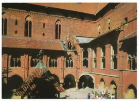 Marienburg, Westpr., Kreis Marienburg Marienburg, Die Marienburg, Kreuzhof mit Schloßbrunnen XI Marienburg, Schloß