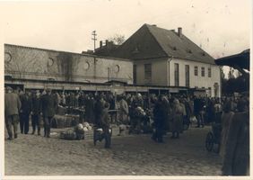 Lötzen, Stadt, Kreis Lötzen Lötzen, Wochenmarkt vor dem Schlachthof 