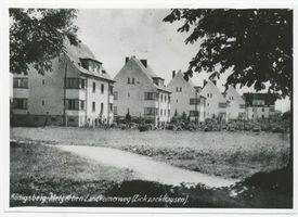 Metgethen, Ort und Bahnstation, Stadtkreis Königsberg Landkeimer Weg (Zickzackhausen) 1-5 Metgethen, Landkeimer Weg (Zickzackhausen) 5, 4, 3, 2, 1 (von vorn nach hinten) Metgethen, Häuser früher und heute