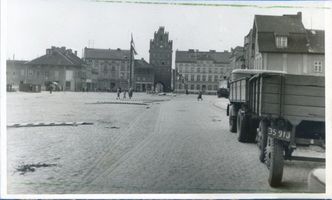 Bartenstein, Kreis Bartenstein Bartenstein, Ostpr., Marktplatz mit Heilsberger Tor X 