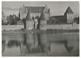 Marienburg, Westpr., Kreis Marienburg Marienburg i. Westpr., Die Marienburg von der Nogatseite XX Мариенбург, Зап. Пруссия, замок Мариенбург со стороны Ногата, XX
