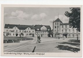 Insterburg, Stadt, Stadtkreis Insterburg Hauptbahnhof Insterburg, Platz vorm Bahnhof mit 3 Hotels Инстербург, площадь перед вокзалом с 3 отелями