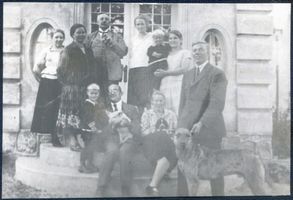 Lindenwiese Kr. Lötzen, Kreis Lötzen Lindenwiese Kr. Lötzen, Konrektor Willy Wolff bei Familie Bunsow Линденвизе, уезд Лётцен, заместитель директора школы Вилли Вольф у семьи Бунзо