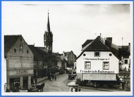 Rastenburg, Stadt, Kreis Rastenburg Neuer Markt Rastenburg, Neuer Markt mit Rohmann und Boeffel II Rastenburg, Neuer Markt