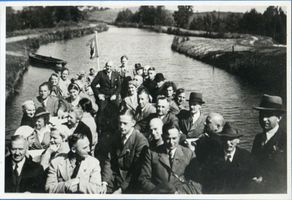  Oberland, Betriebsausflug - Lehrer aus Pr.-Holland auf dem Oberlandkanal Оберланд, выезд коллектива — учителя из Пройссиш-Холланда на Оберландском канале