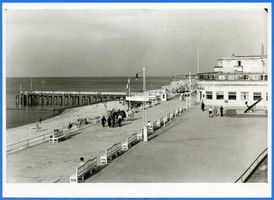 Cranz Kr. Samland, Ort, Kreis Samland Cranz Kr. Samland, Strandpromenade mit dem Hotel zum Elch XI Cranz, Strandpromenade