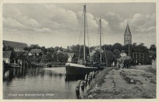 Brandenburg (Frisches Haff), Kreis Heiligenbeil Brandenburg, Blick über den Hafen auf die Kirche III 