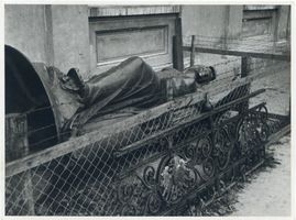 Memel, Stadt, Stadtkreis Memel Memel, Von den Litauern gestürztes Denkmal der Borussia auf dem Feuerwehrhof 