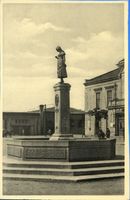Memel, Stadt, Stadtkreis Memel Memel, Simon-Dach-Brunnen III Memel, Stadttheater und Simon-Dach-Brunnen