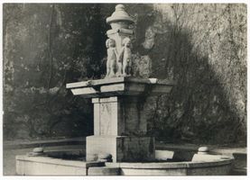 Königsberg (Pr.), Stadtkreis Königsberg Wagnerstraße Königsberg (Pr.), Wagnerstraße, Puttenbrunnen von S. Cauer Кёнигсберг, Вагнерштрассе, фонтан путти работы С. Кауэра