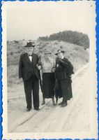 Memel, Stadt, Stadtkreis Memel Memel, Pfarrer Prieß mit Tochter Gertrud und Frau Toni 